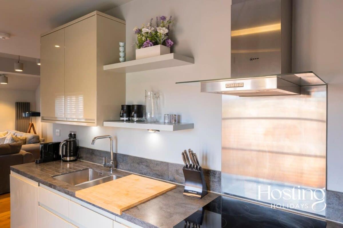 Stylish Luxury Apartment In The Centre Of Henley Extérieur photo